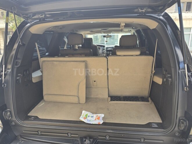Toyota Sequoia-8