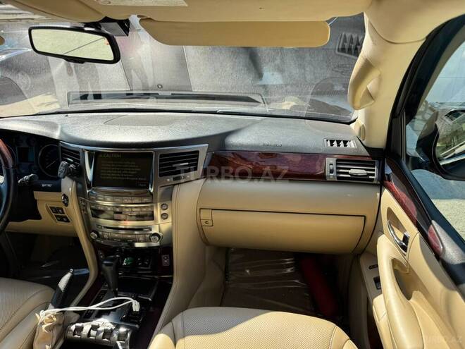 Lexus LX 570-9