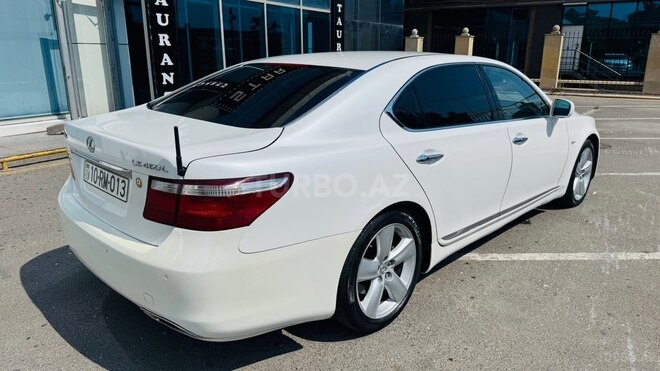 Lexus LS 460L-3