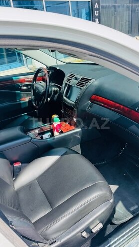 Lexus LS 460L-8