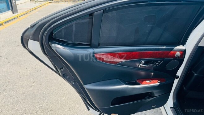 Lexus LS 460L-14