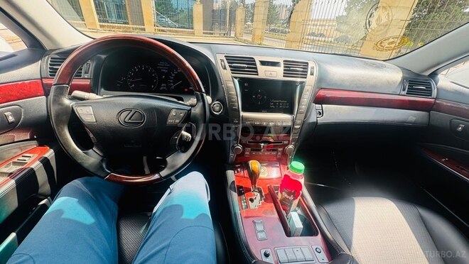 Lexus LS 460L-19