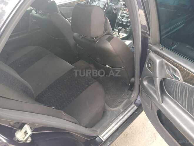 Mercedes E 240-3