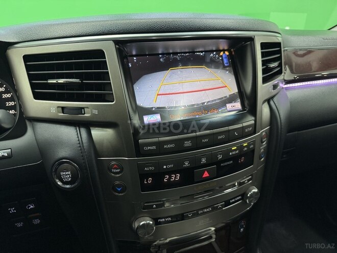 Lexus LX 570-14