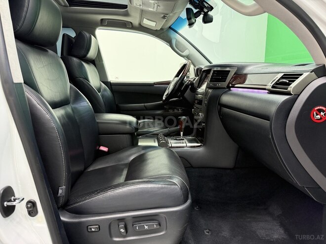 Lexus LX 570-10