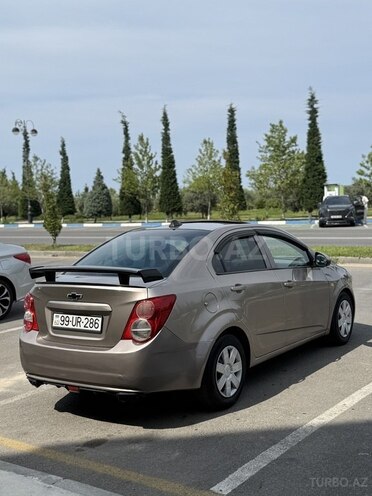 Chevrolet Aveo-6