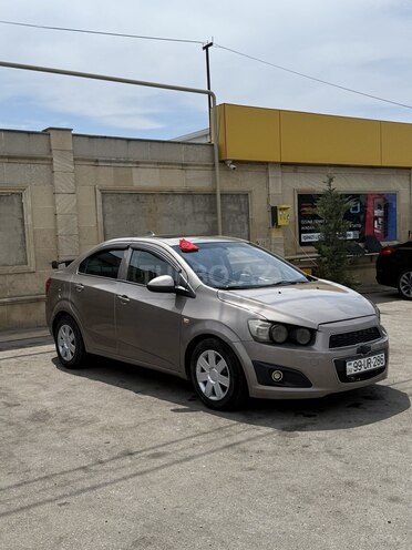 Chevrolet Aveo-8