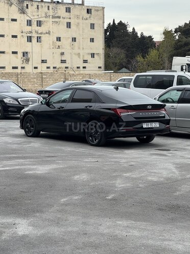 Hyundai Elantra-17