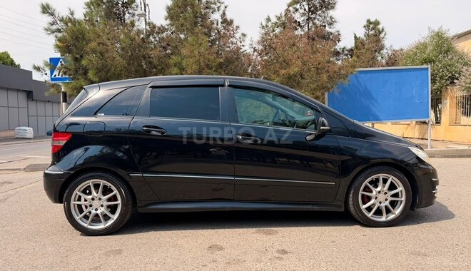 Mercedes B 170-19