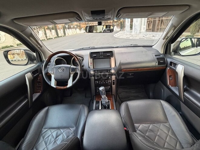 Toyota Land Cruiser Prado-7