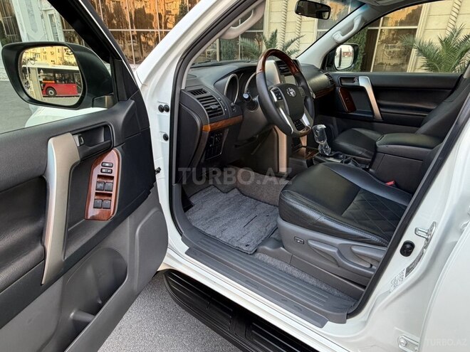 Toyota Land Cruiser Prado-9