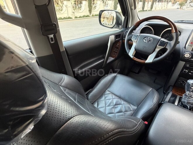 Toyota Land Cruiser Prado-10