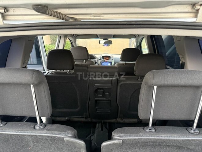Opel Zafira-10