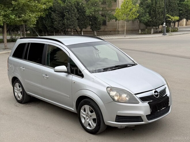 Opel Zafira-14