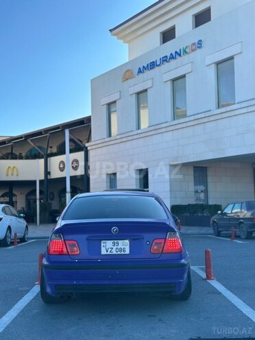 BMW 330-2