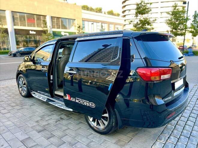 Kia Carnival-8