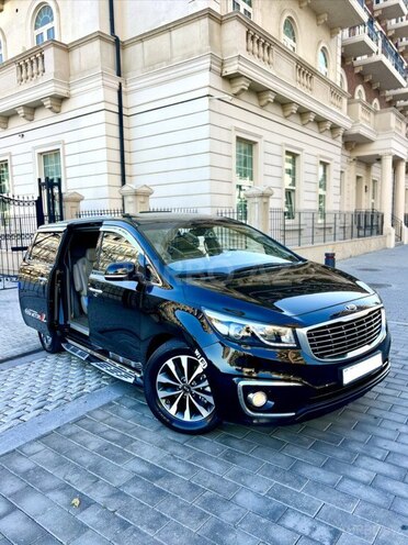 Kia Carnival-5