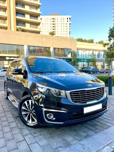 Kia Carnival-12