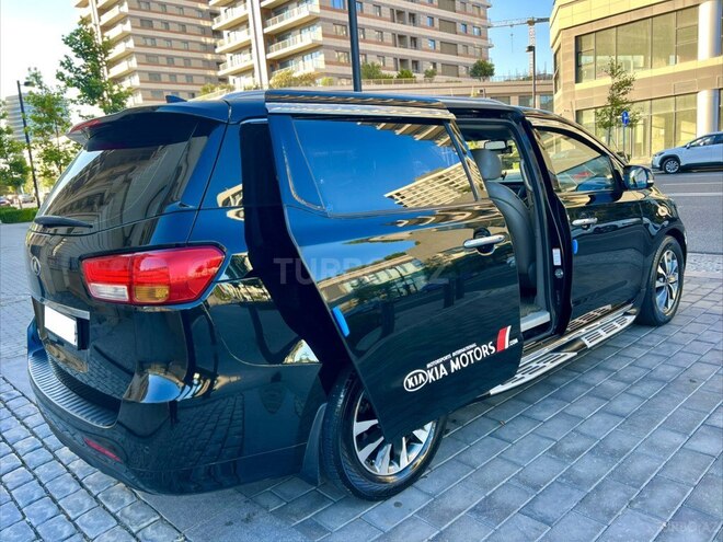 Kia Carnival-9