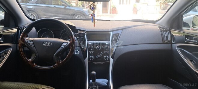 Hyundai Sonata-8