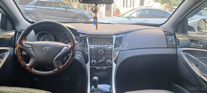 Hyundai Sonata-9