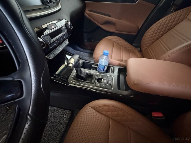 Kia Sorento-12