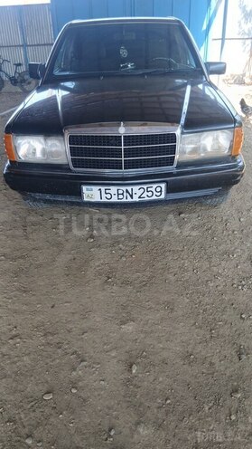 Mercedes 190-1