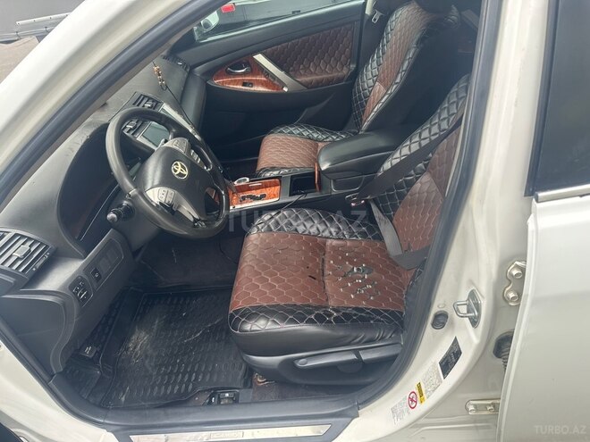 Toyota Camry-5