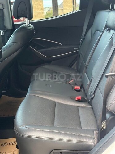Hyundai Santa Fe-12