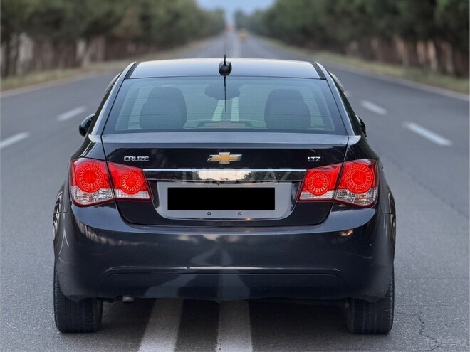 Chevrolet Cruze-11