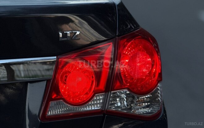 Chevrolet Cruze-12