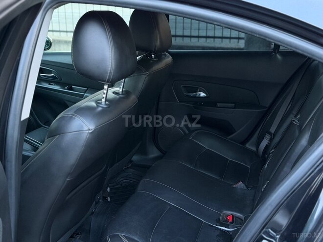 Chevrolet Cruze-18