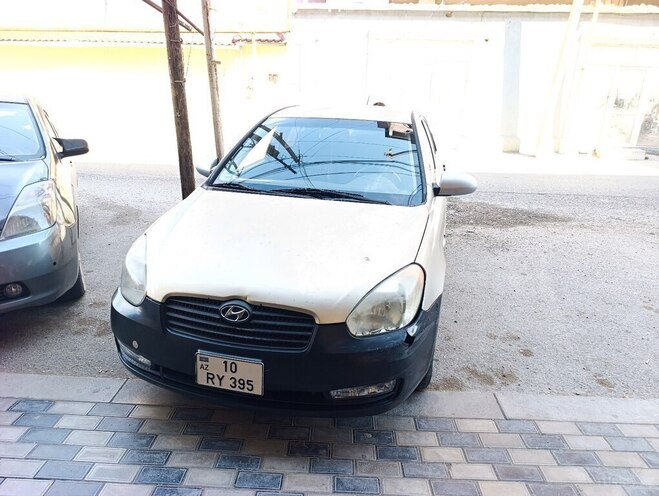 Hyundai Accent-1