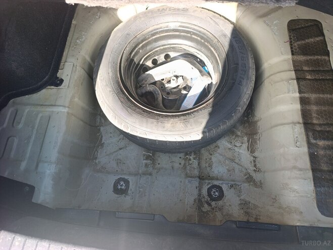Hyundai Accent-8