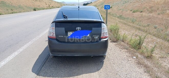 Toyota Prius-5