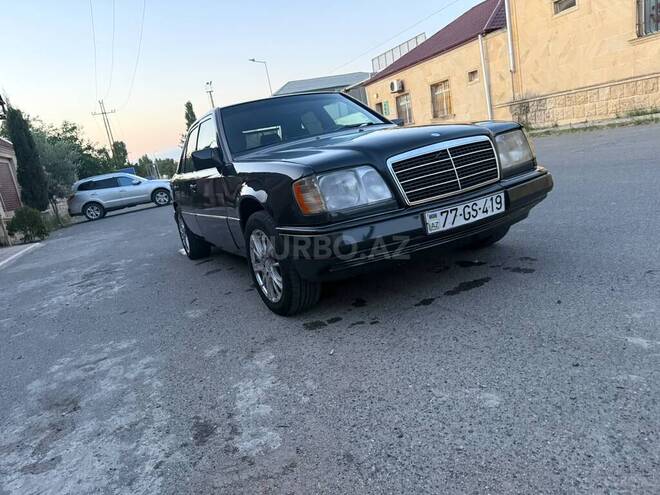 Mercedes E 200-1