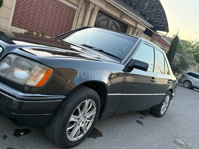 Mercedes E 200-8
