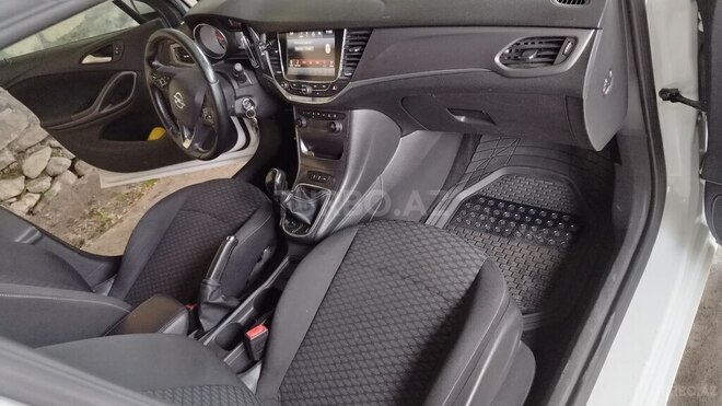 Opel Astra-12