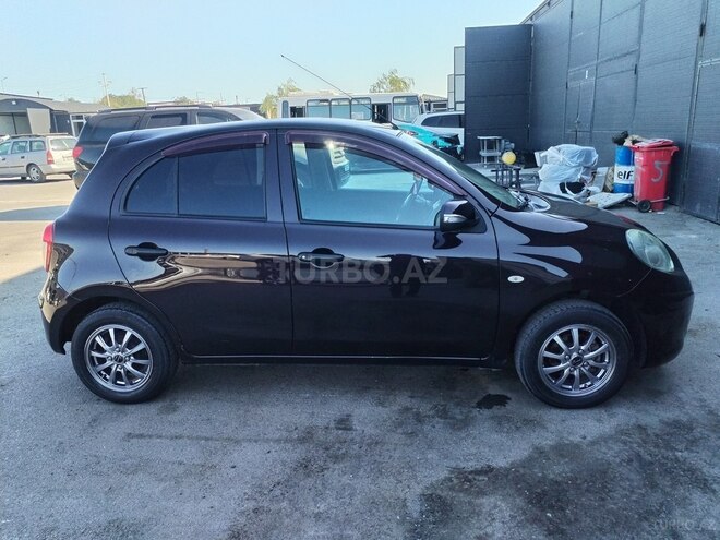 Nissan March-8