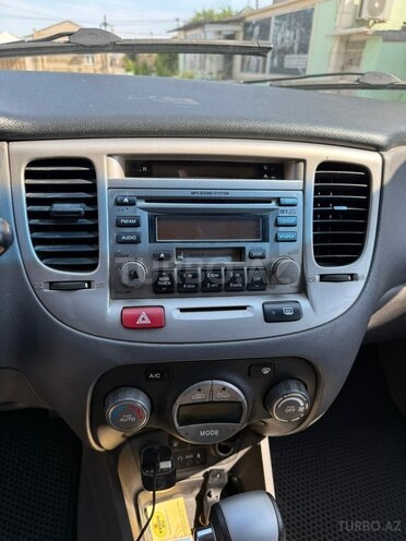 Kia Rio-7