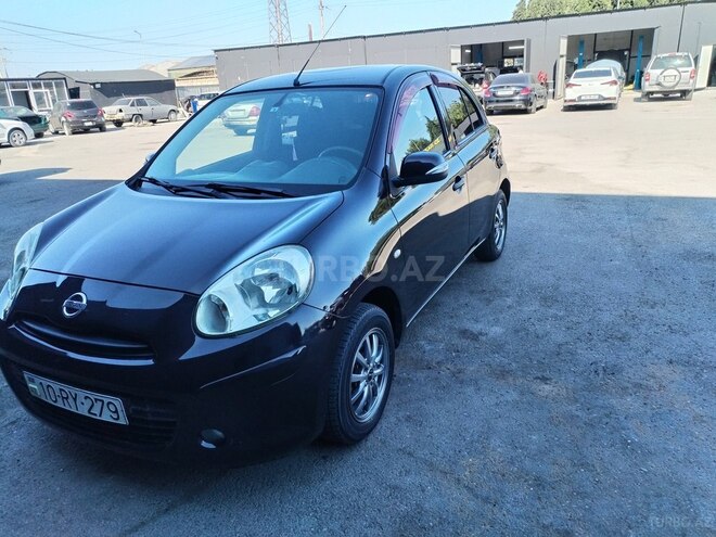 Nissan March-4