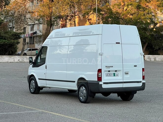 Ford Transit-5