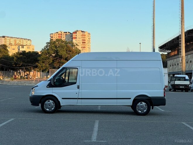 Ford Transit-3