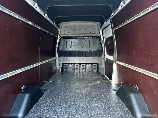Ford Transit-10