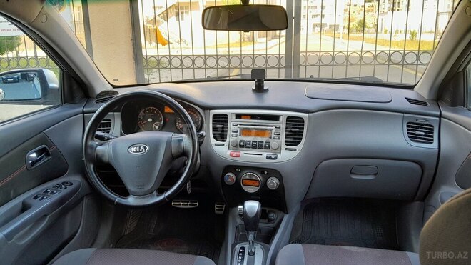 Kia Rio-13