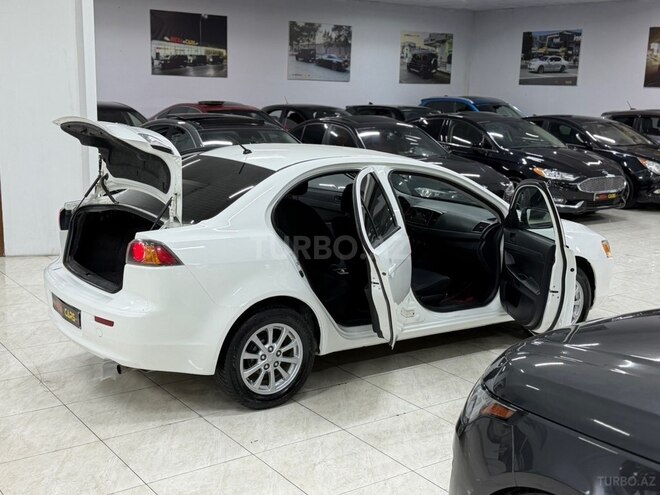 Mitsubishi Lancer-17