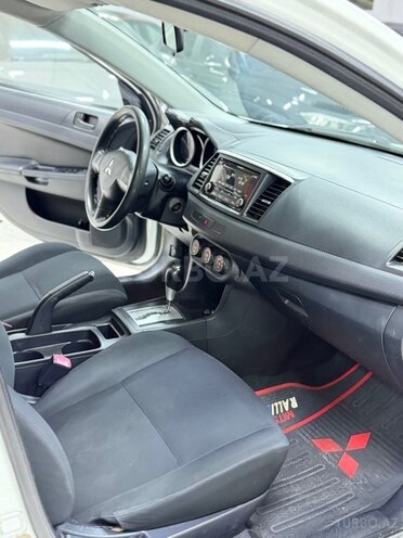 Mitsubishi Lancer-24