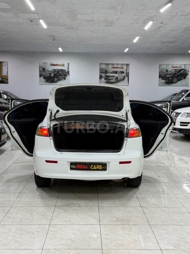 Mitsubishi Lancer-18
