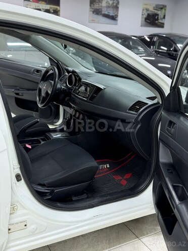 Mitsubishi Lancer-23