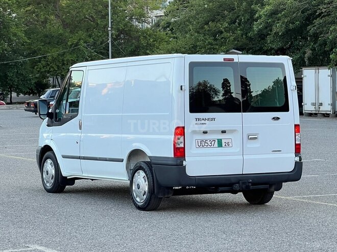 Ford Transit-3
